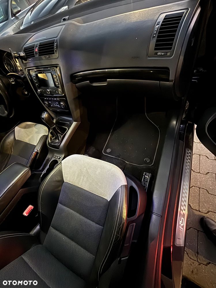 Skoda Octavia 2.0 TDI DPF RS - 13