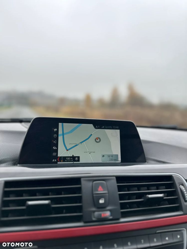 BMW Seria 3 318d Sport Line - 8