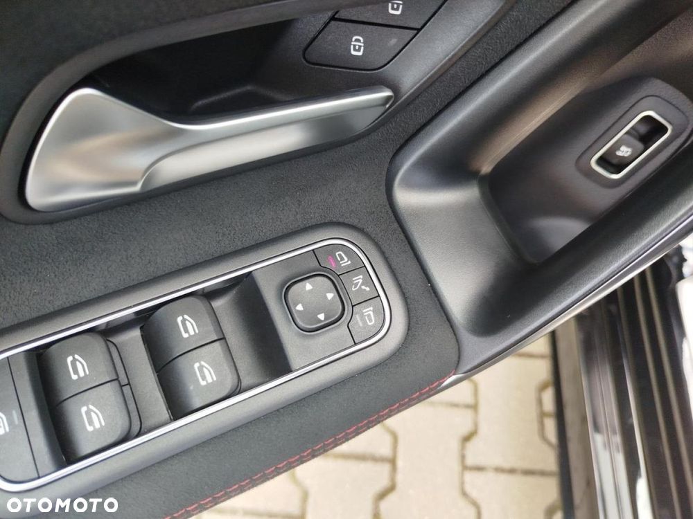 Mercedes-Benz CLA - 17