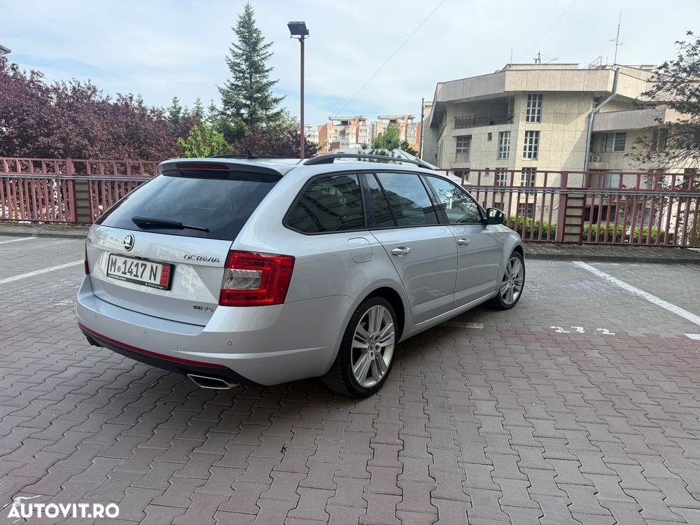 Skoda Octavia 2.0 TDI DSG RS - 9