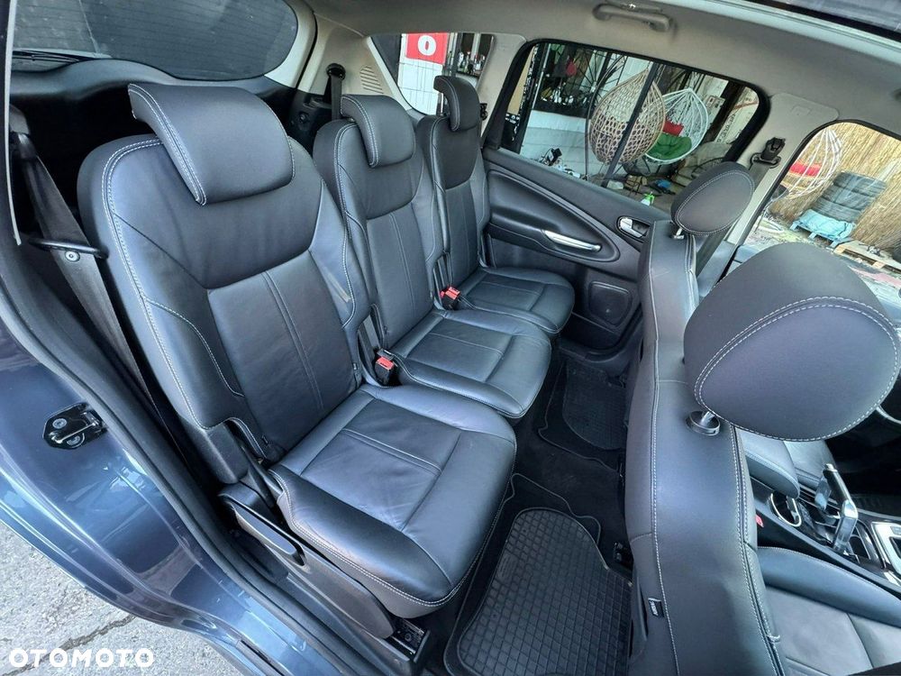 Ford S-Max - 24