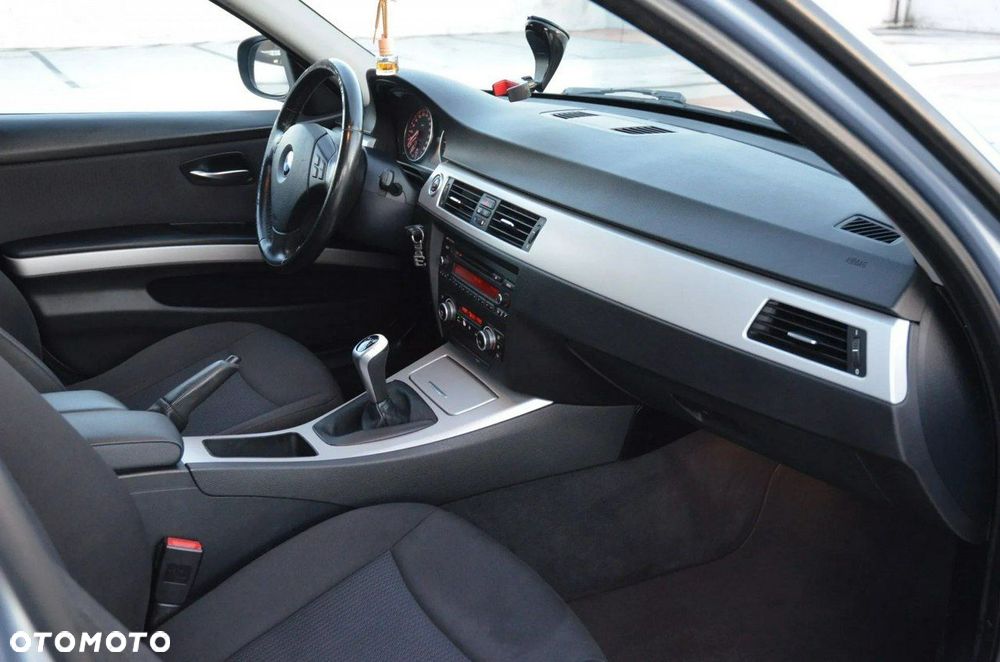 BMW Seria 3 - 18