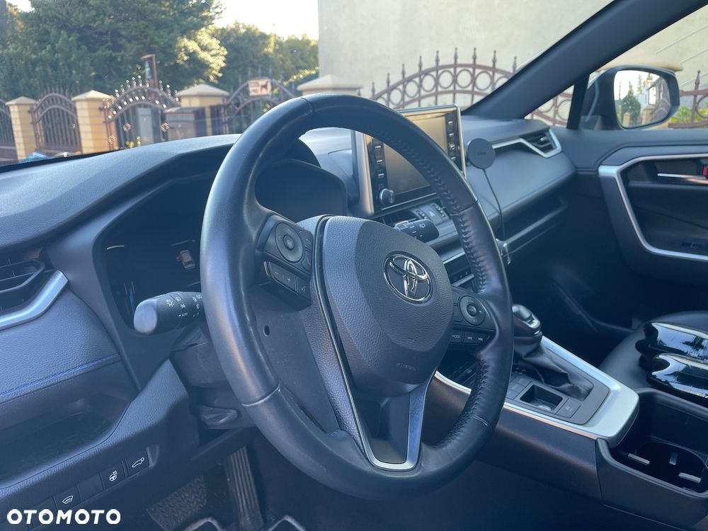 Toyota RAV4 - 6
