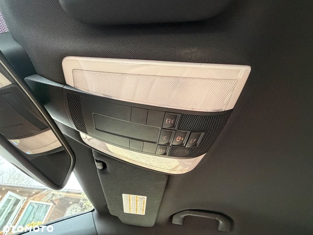 Mercedes-Benz Klasa C 180 K BlueEff Avantgarde - 17