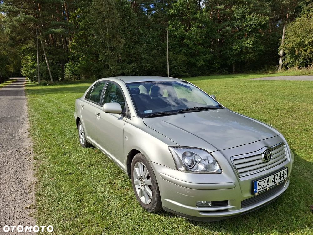 Toyota Avensis 1.8 VVT-i Sol - 1