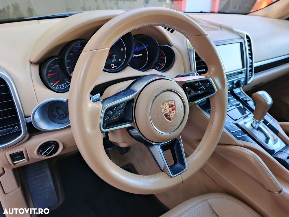 Porsche Cayenne 3.0 L - 34