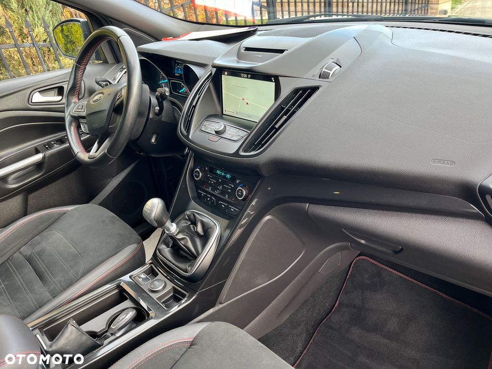 Ford Kuga 1.5 EcoBoost 2x4 ST-Line - 11