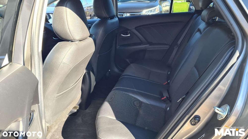 Toyota Avensis - 19
