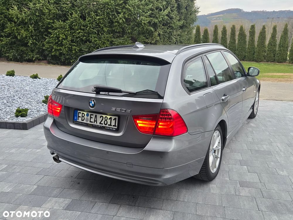 BMW Seria 3 320d xDrive DPF - 17