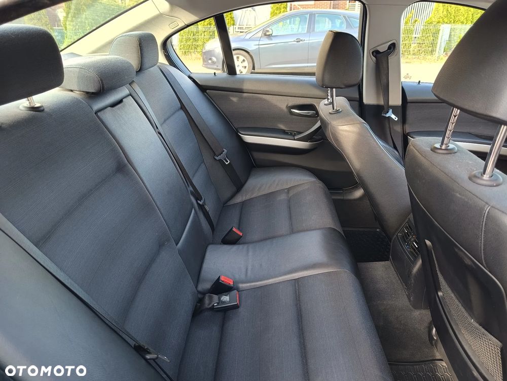 BMW Seria 3 325i - 17