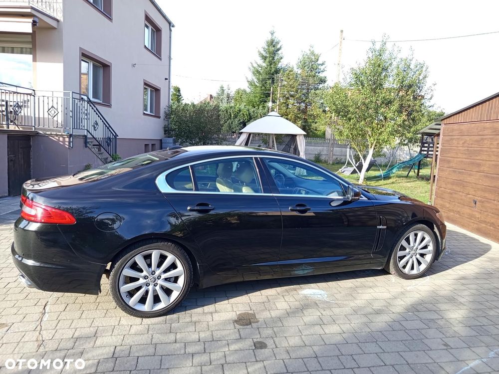 Jaguar XF 3.0 V6 D Luxury - 12