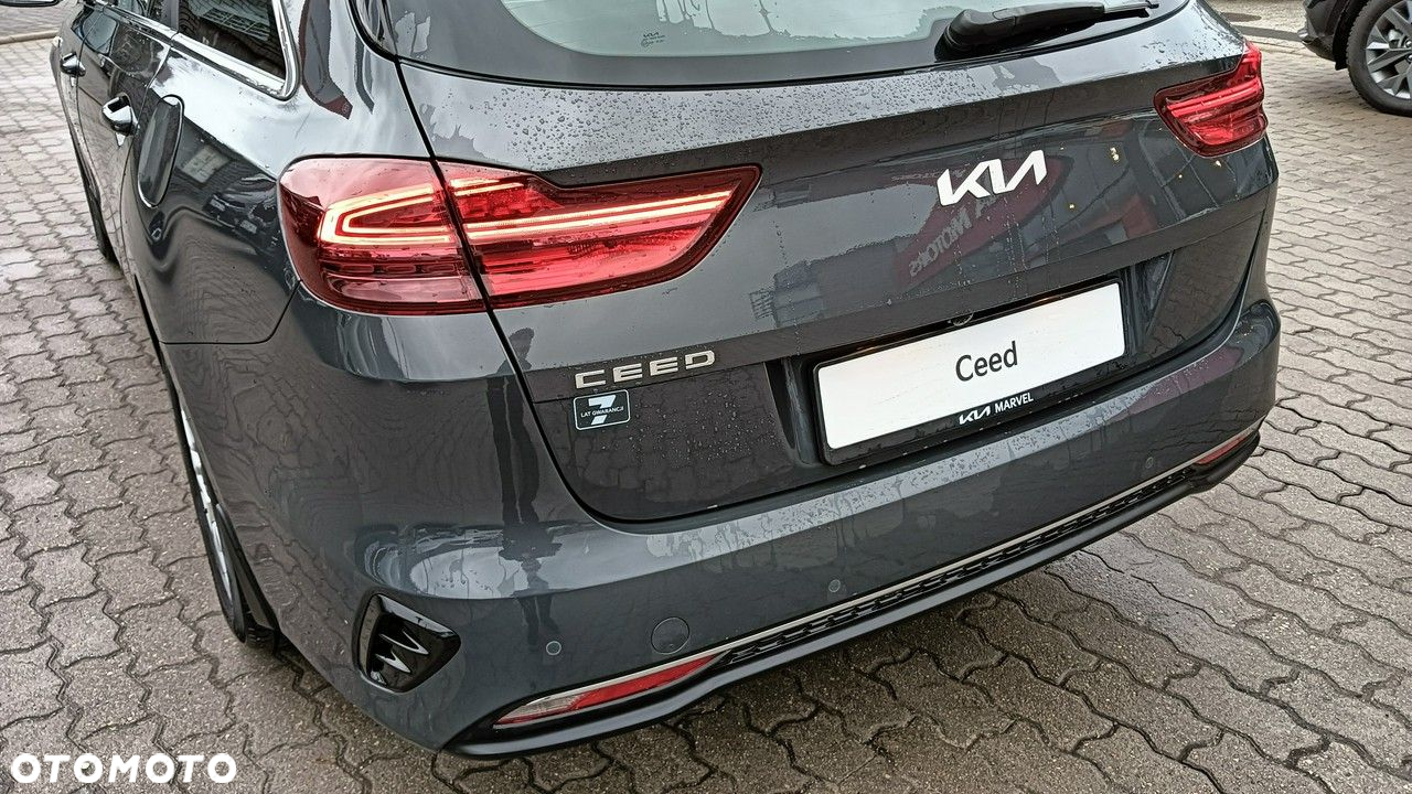 Kia Ceed - 10