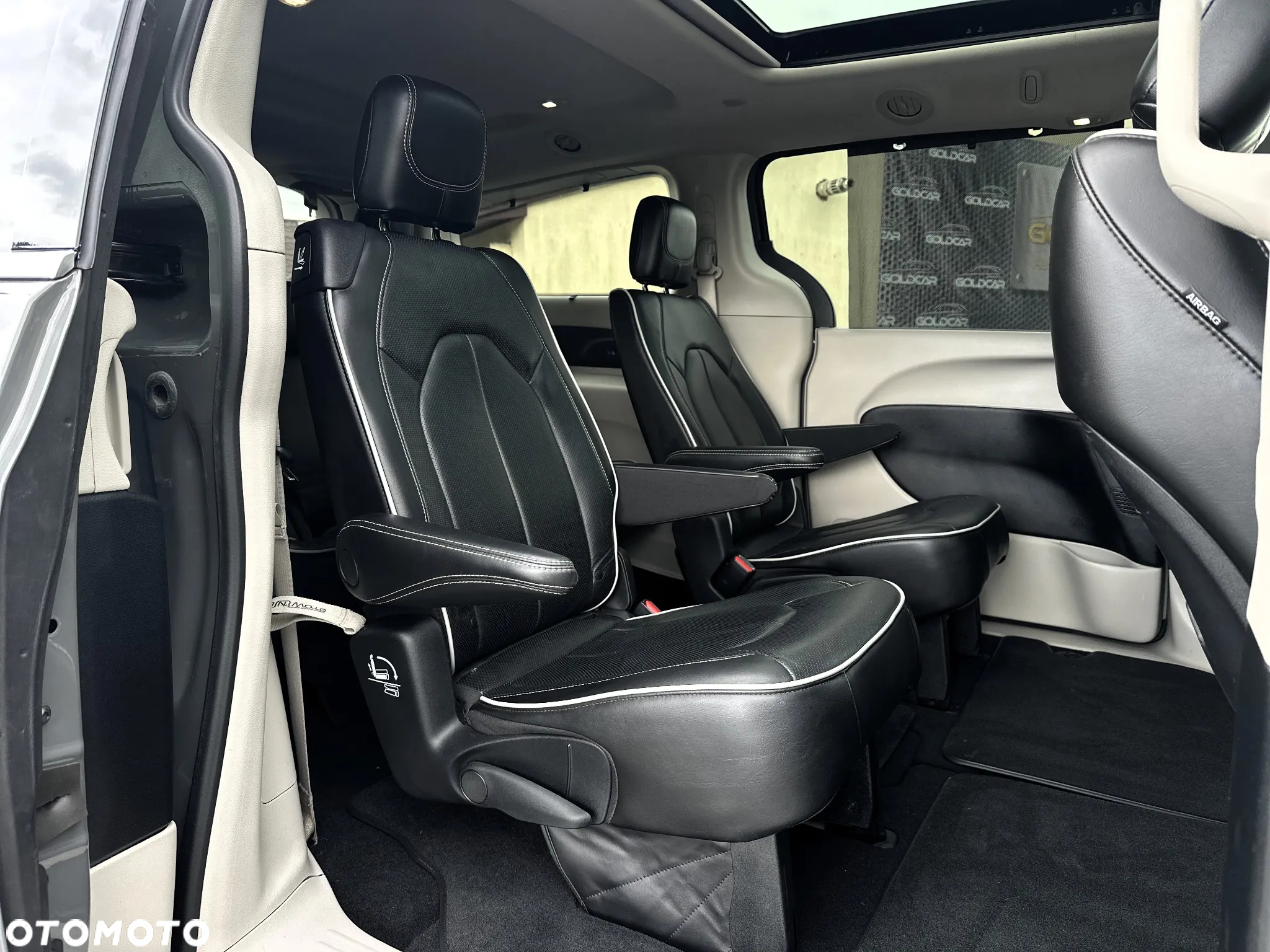 Chrysler Pacifica - 14