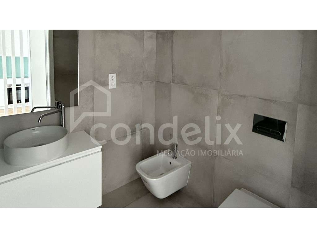 Apartamento T1 para arredamento em Paranhos - Grande imagem: 5/10