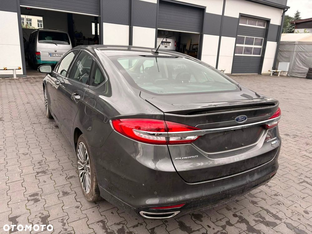 Ford Fusion - 2