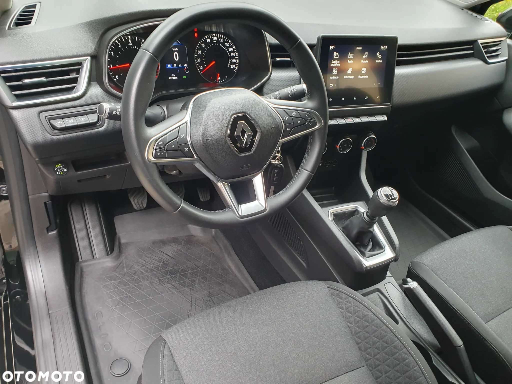 Renault Clio - 19