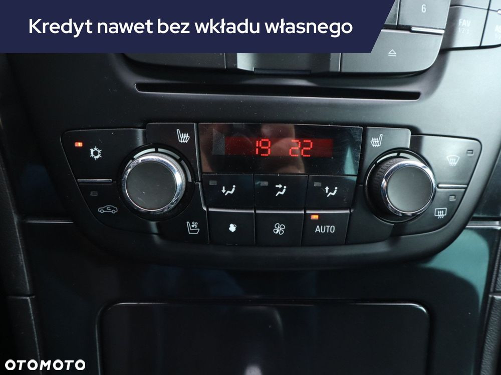 Opel Insignia - 19