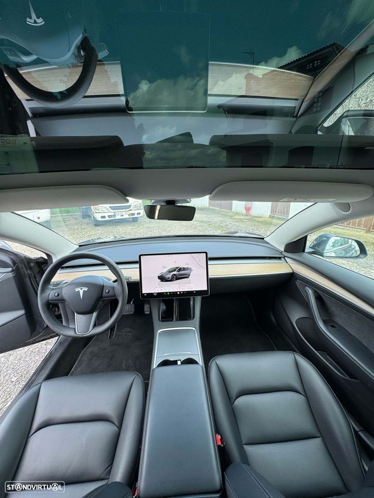 Tesla Model 3 - 5