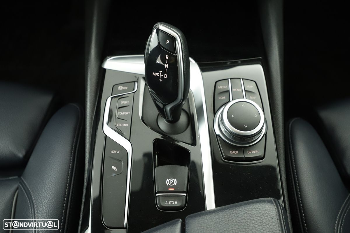 BMW 530 e - 19