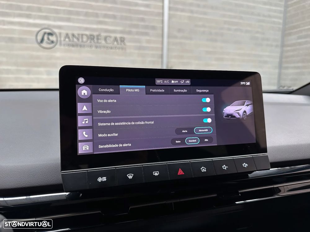 MG MG4 77 kWh Extended Range Luxury - 28