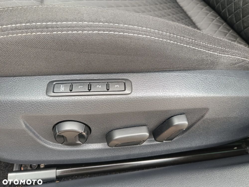 Skoda Superb 2.0 TDI DSG Premium Edition - 21