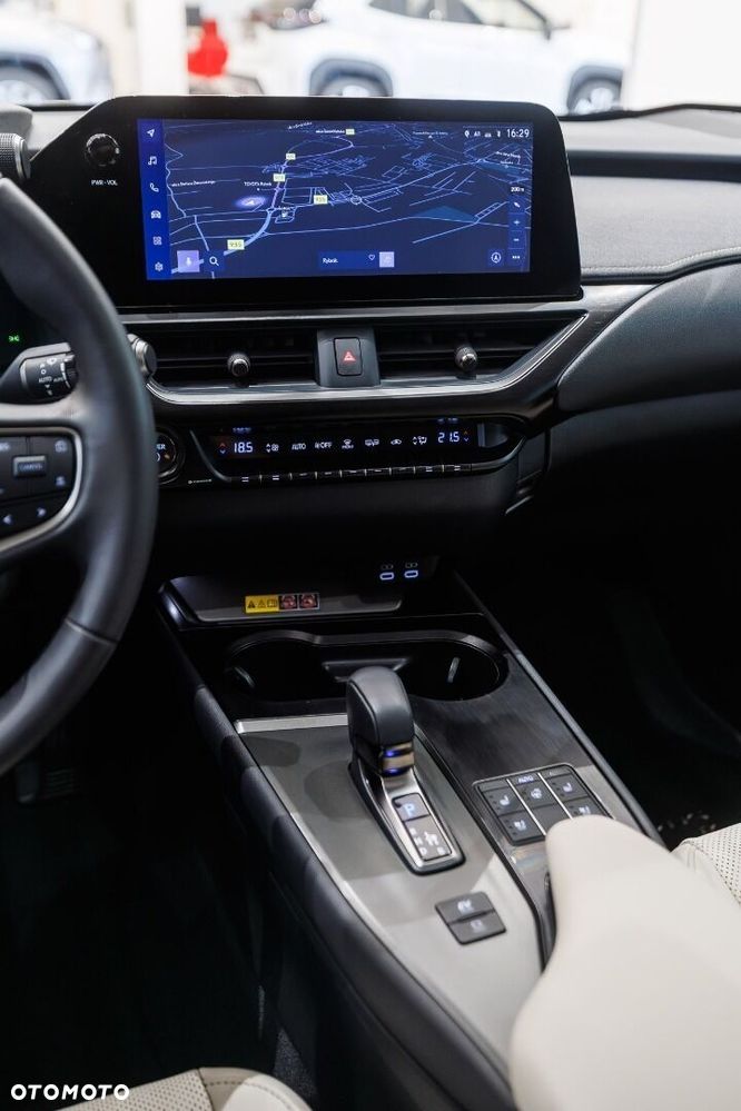 Lexus UX - 30