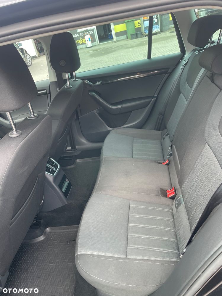 Skoda Octavia 1.4 TSI Ambition DSG - 17