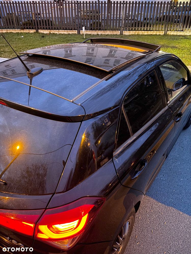 Hyundai i20 1.1 CRDi BlueDrive Comfort - 11