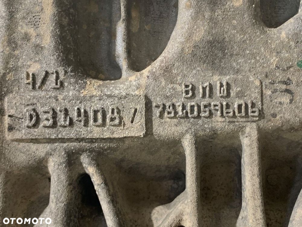 BLOK SILNIKA  BMW X1 (E84) 2009 - 2015 sDrive 16 d 85 kW [116 KM] olej napędowy 2012 - 2015 7810596 - 9