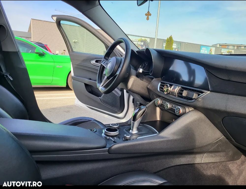 Alfa Romeo Giulia - 12