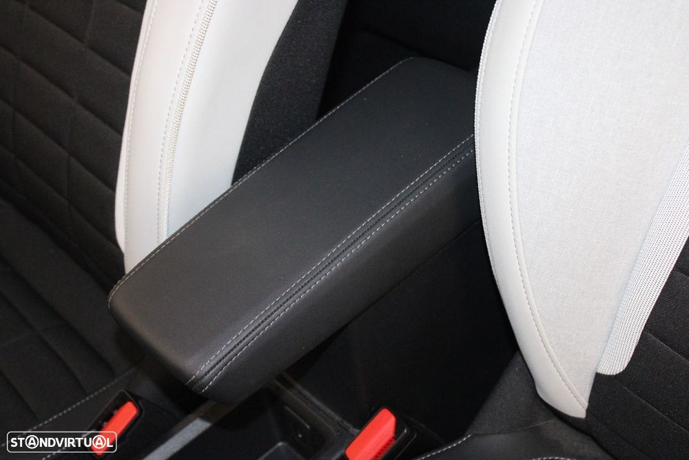 Citroën e-C3 44 kWh Autonomia Conforto Max - 27