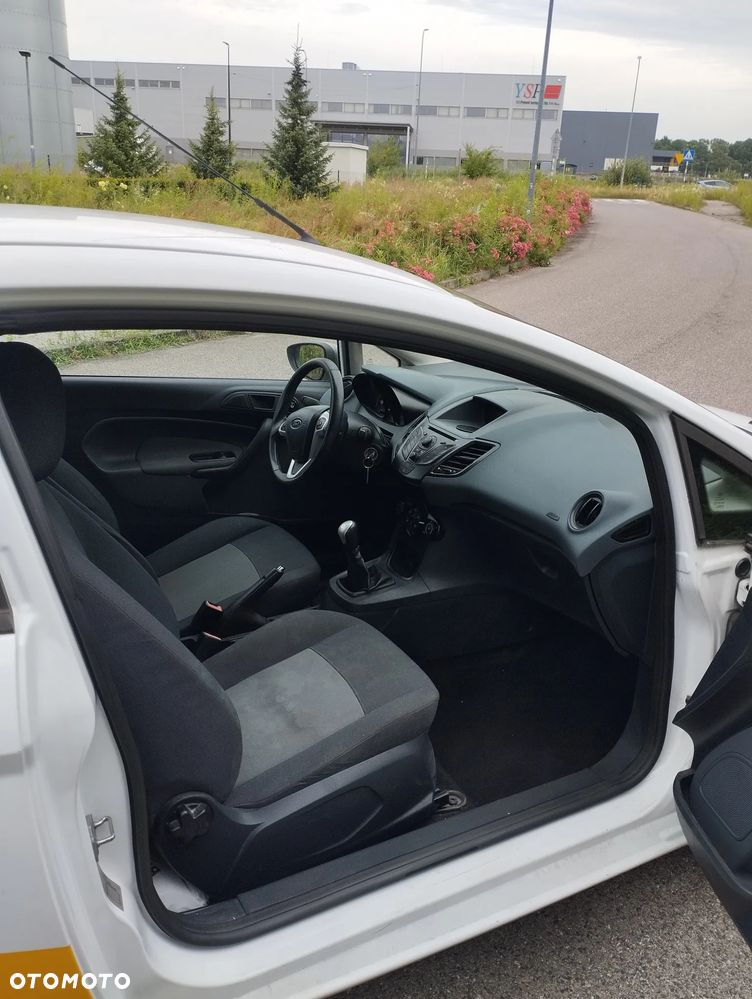 Ford Fiesta VAN - 14