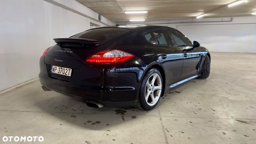 Porsche Panamera PDK Platinum Edition - 4
