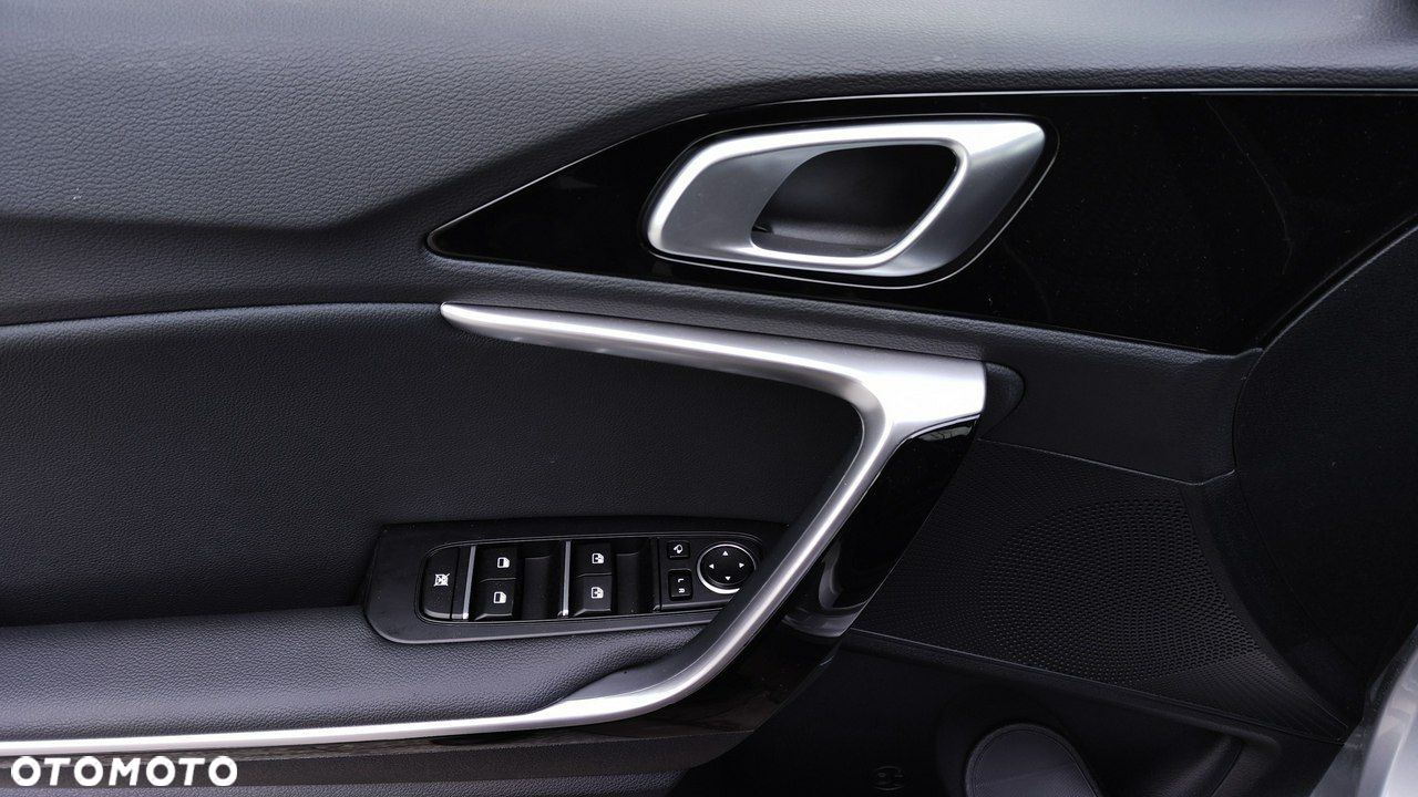 Kia Ceed - 8