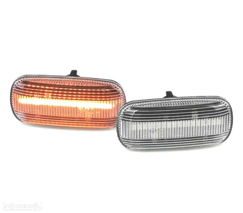 PISCAS LATERAIS AUDI A3 A4 A6 A8 TT LED - 2