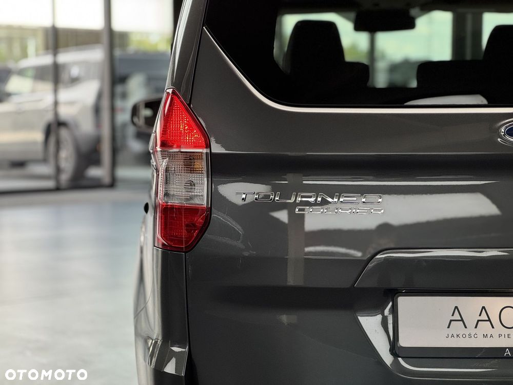 Ford Tourneo Courier 1.0 EcoBoost Titanium - 37