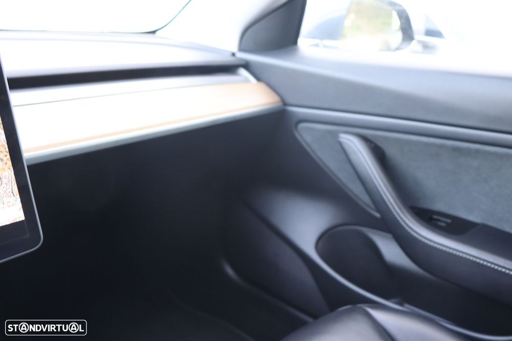 Tesla Model 3 Performance Dual Motor AWD - 17