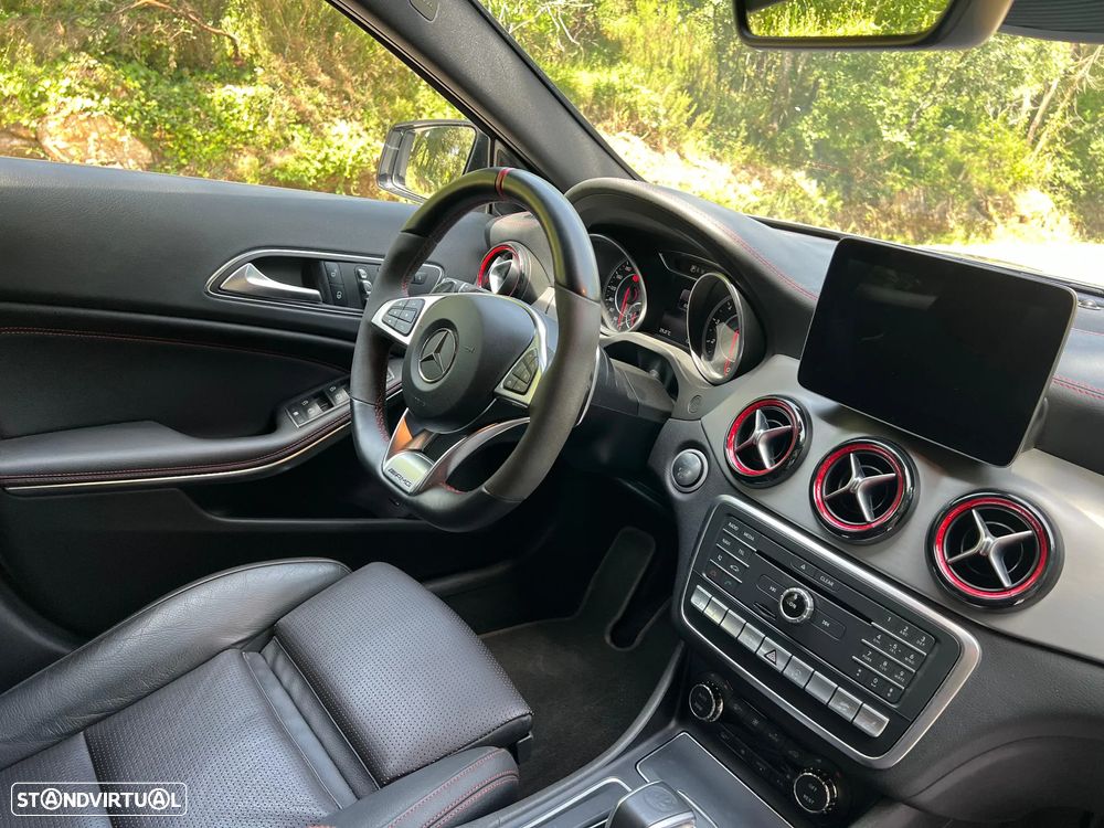 Mercedes-Benz GLA 45 AMG 4-Matic - 14