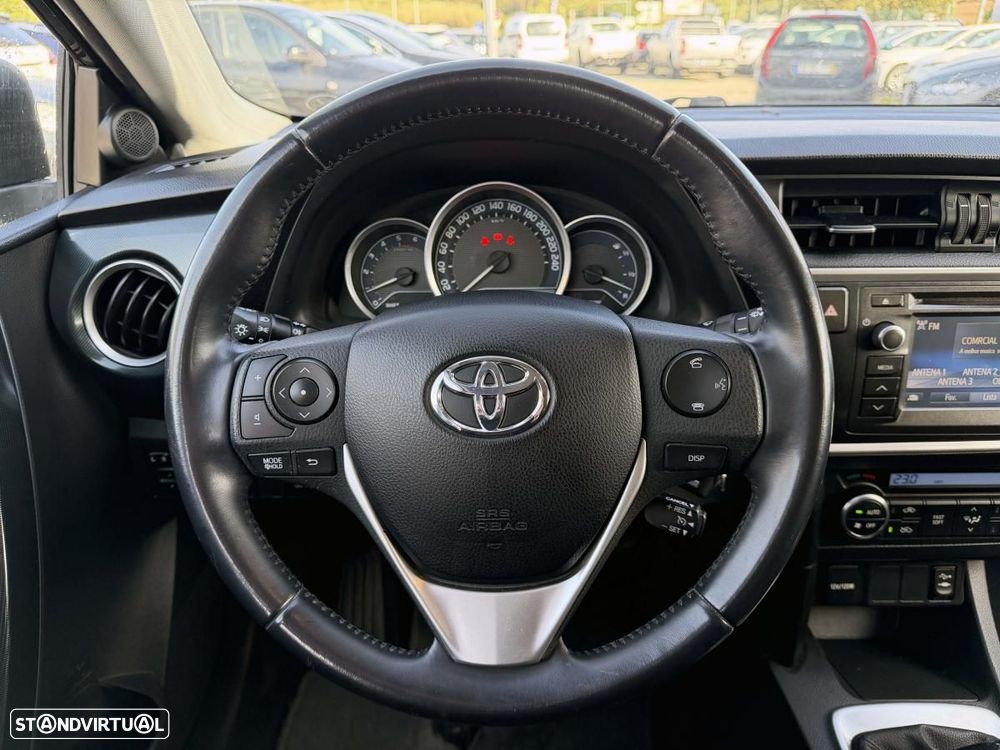 Toyota Auris 1.4 D-4D Exclusive - 27