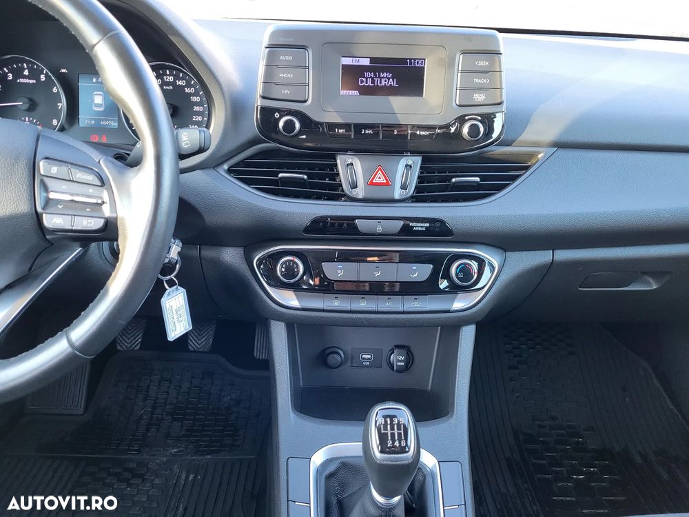 Hyundai i30 1.5 110CP 5DR M/T Comfort - 19