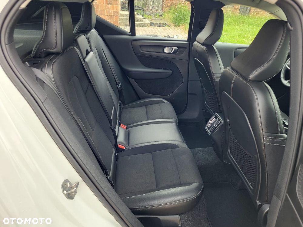 Volvo XC 40 D3 SCR Momentum - 18