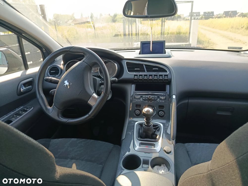 Peugeot 3008 1.6 HDi Premium - 8