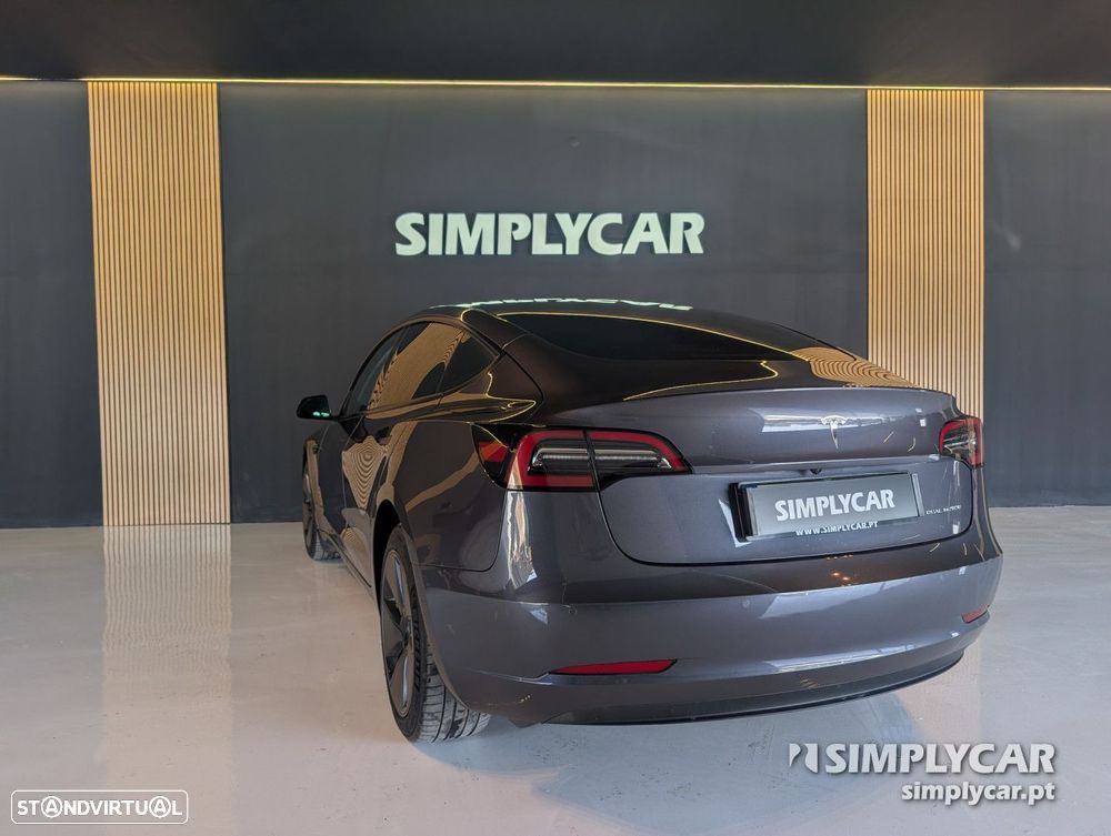 Tesla Model 3 - 5