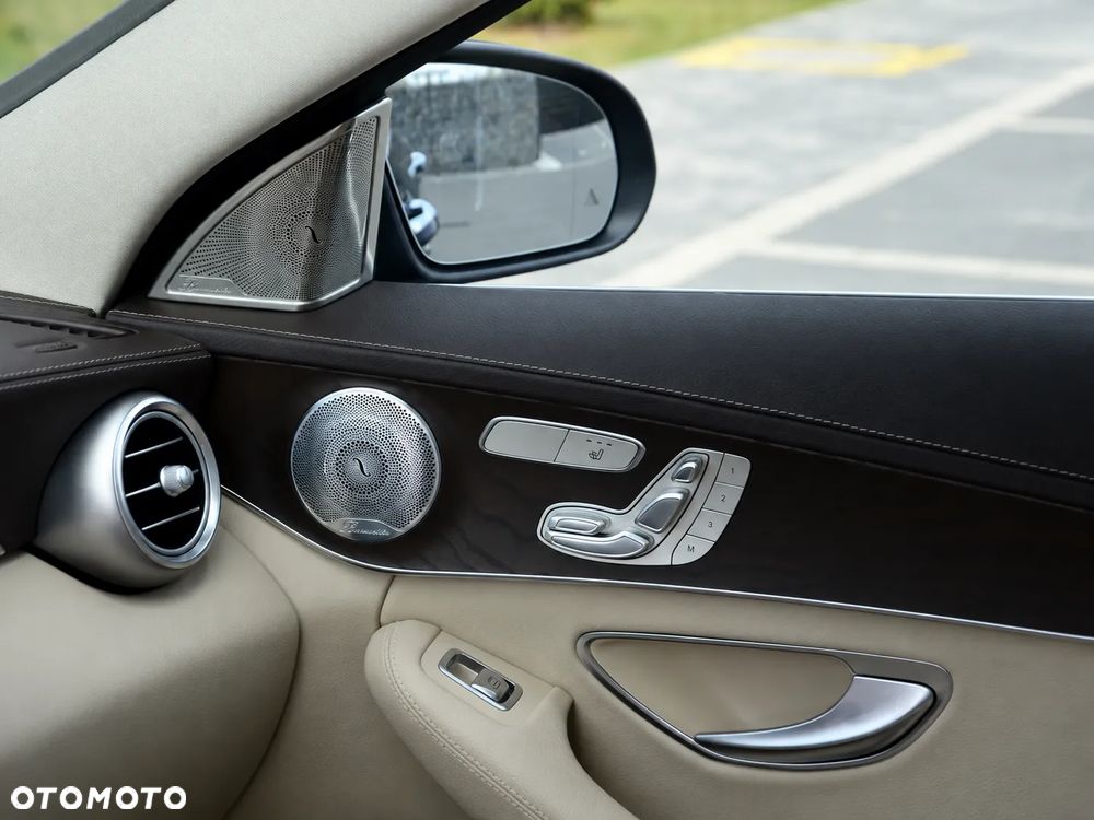Mercedes-Benz Klasa C 300 9G-TRONIC - 20