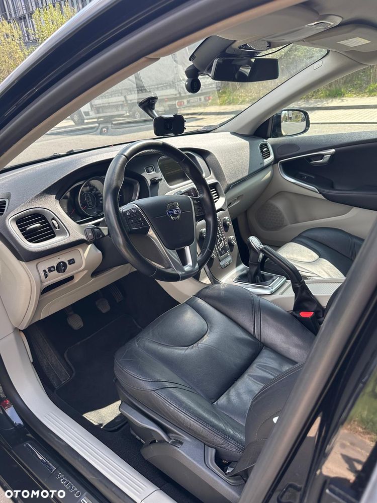 Volvo V40 D3 Summum - 2