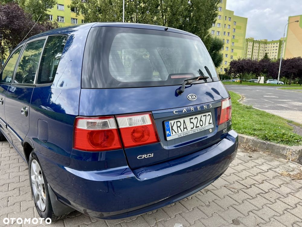 Kia Carens - 12