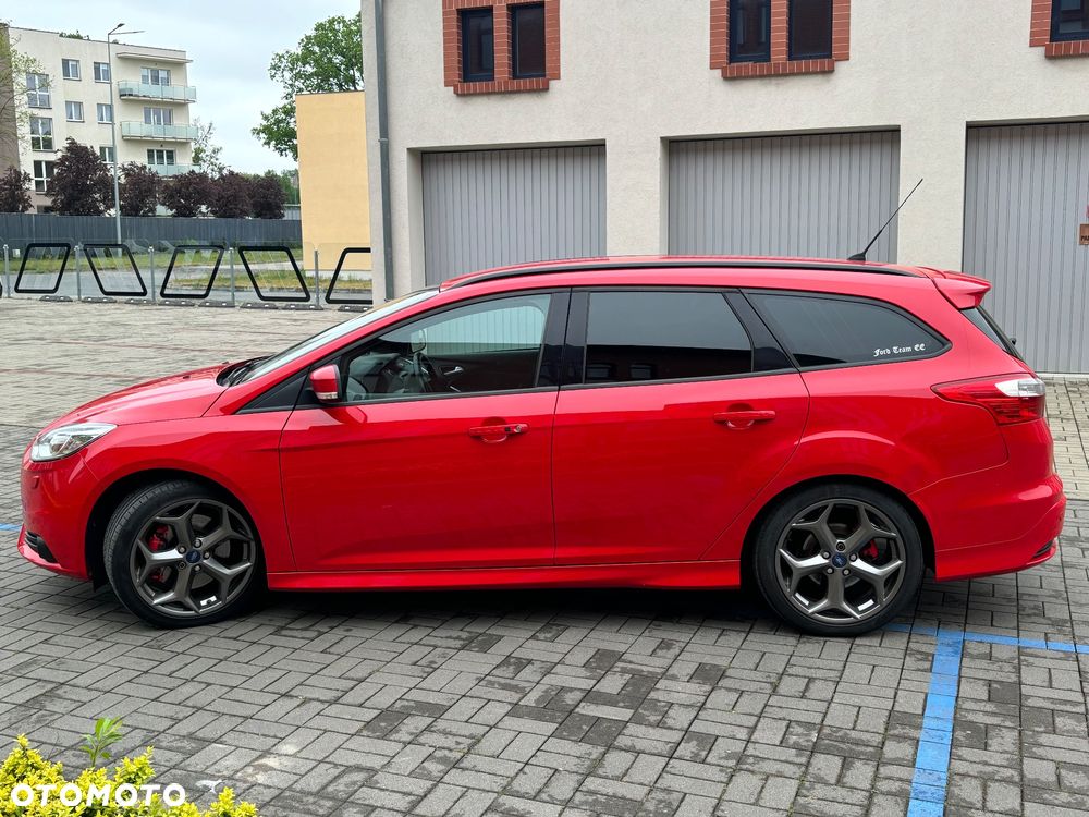 Ford Focus 2.0 EcoBoost ST mit Leder-Sport-Paket - 8