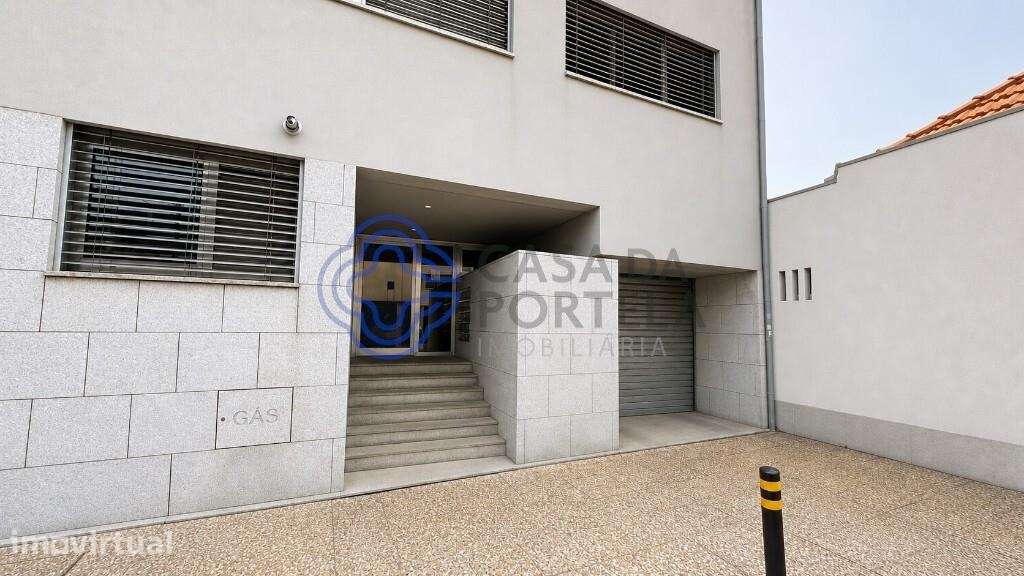 Apartamento T2 Com Garagem, em Leça da Palmeira, Para Venda. - Grande imagem: 2/26