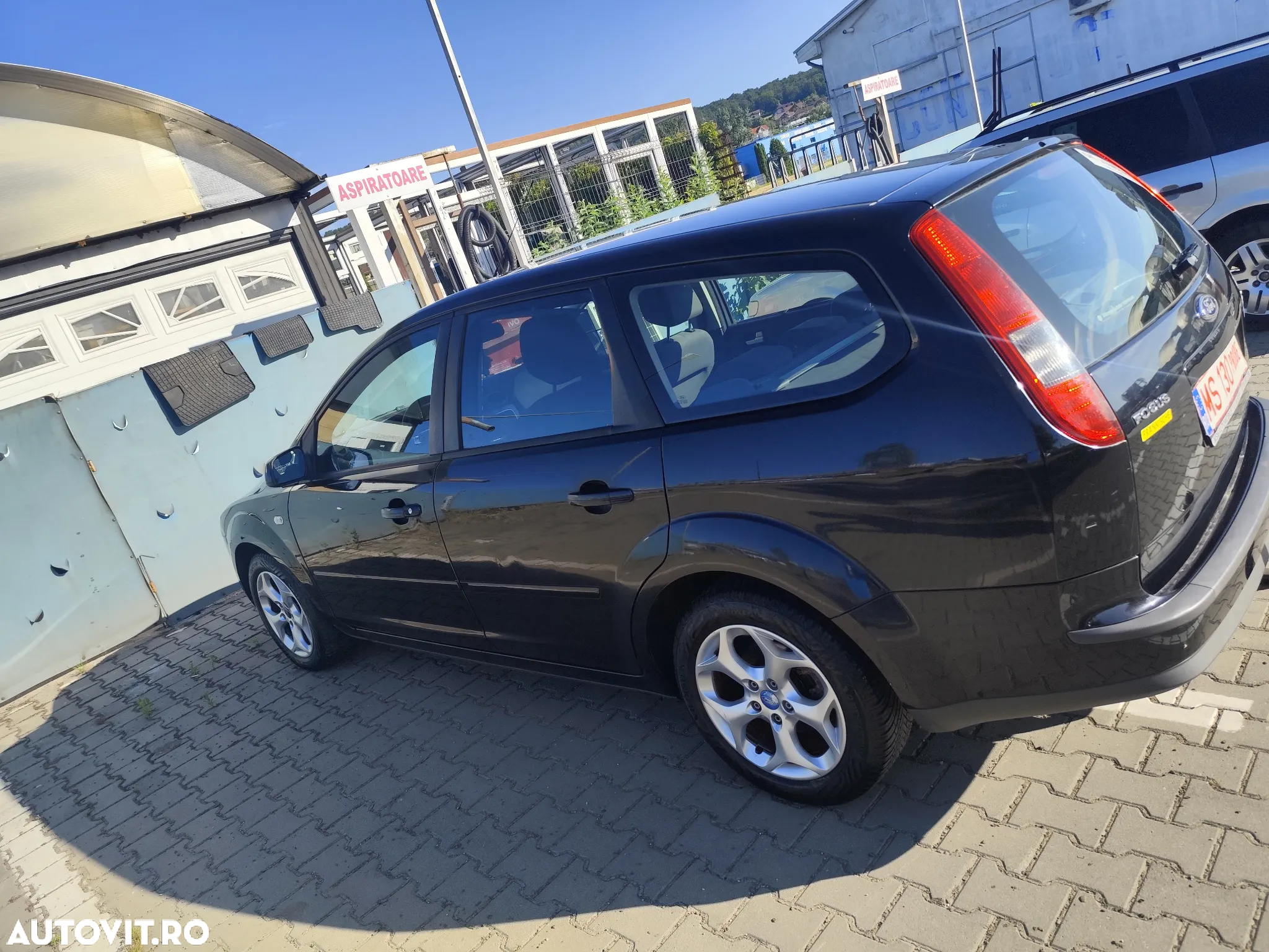 Ford Focus 1.6 16V Ambiente - 4