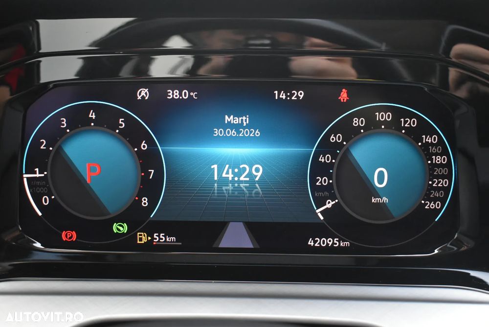 Volkswagen Golf 1.0 eTSI DSG MHEV Life - 6